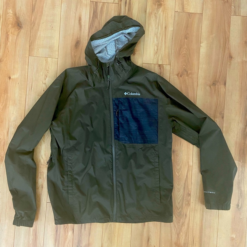 Columbia Sportswear Ultralight Rain Jacket/wind breaker